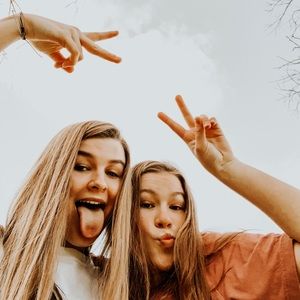 Meet your Posher, Ava